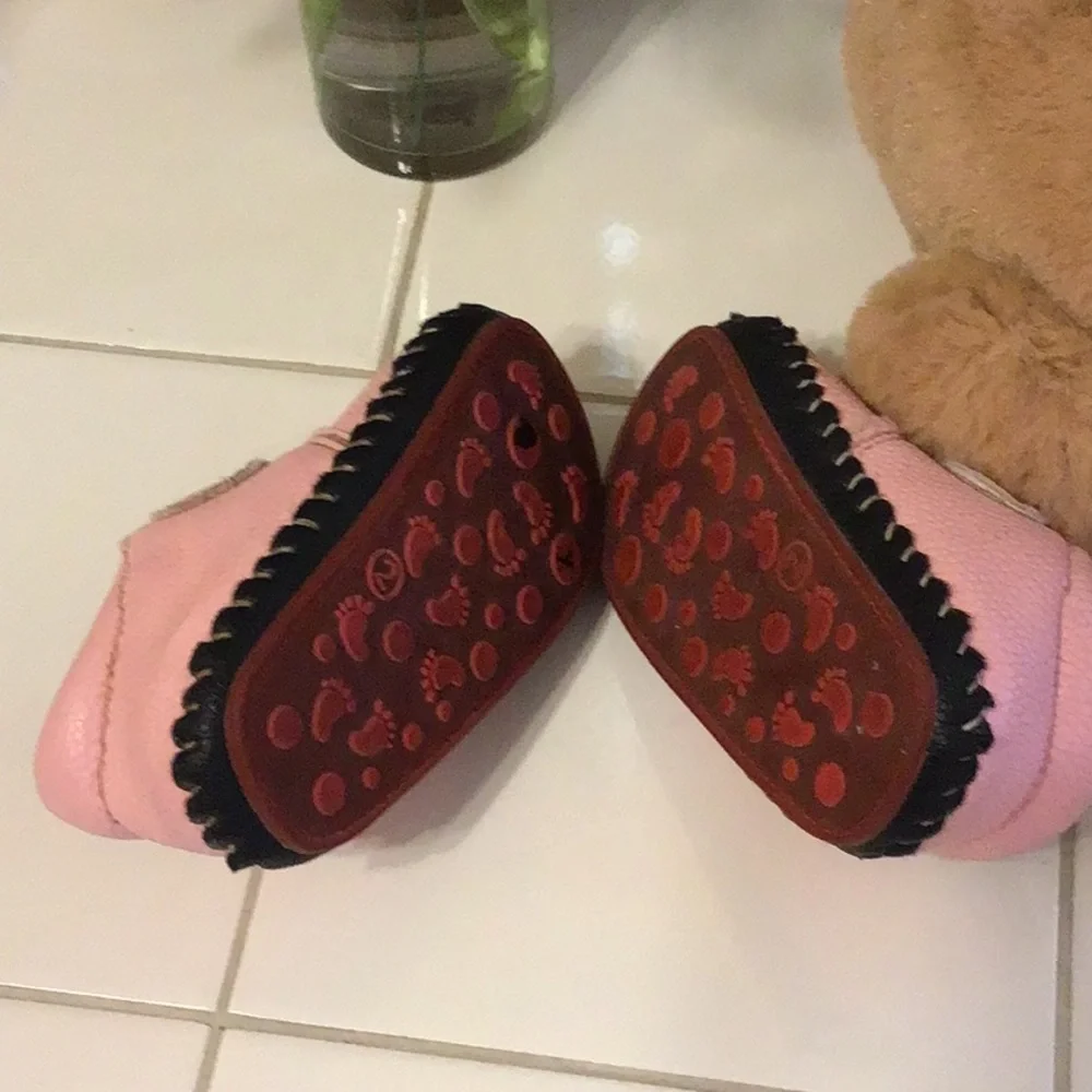 Infants Faux Leather Crib Moccasins (#3)